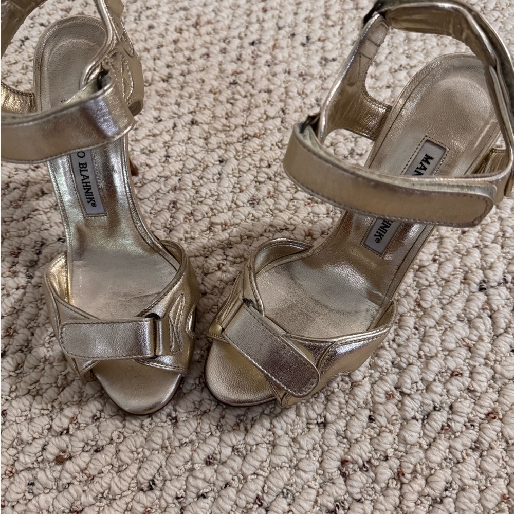 Y2K Vintage Manolo Blahnik Metallic Gold Heels